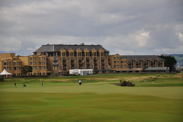 Seaside Swings: Exploring the World's Most Stunning Ocean View Golf Courses