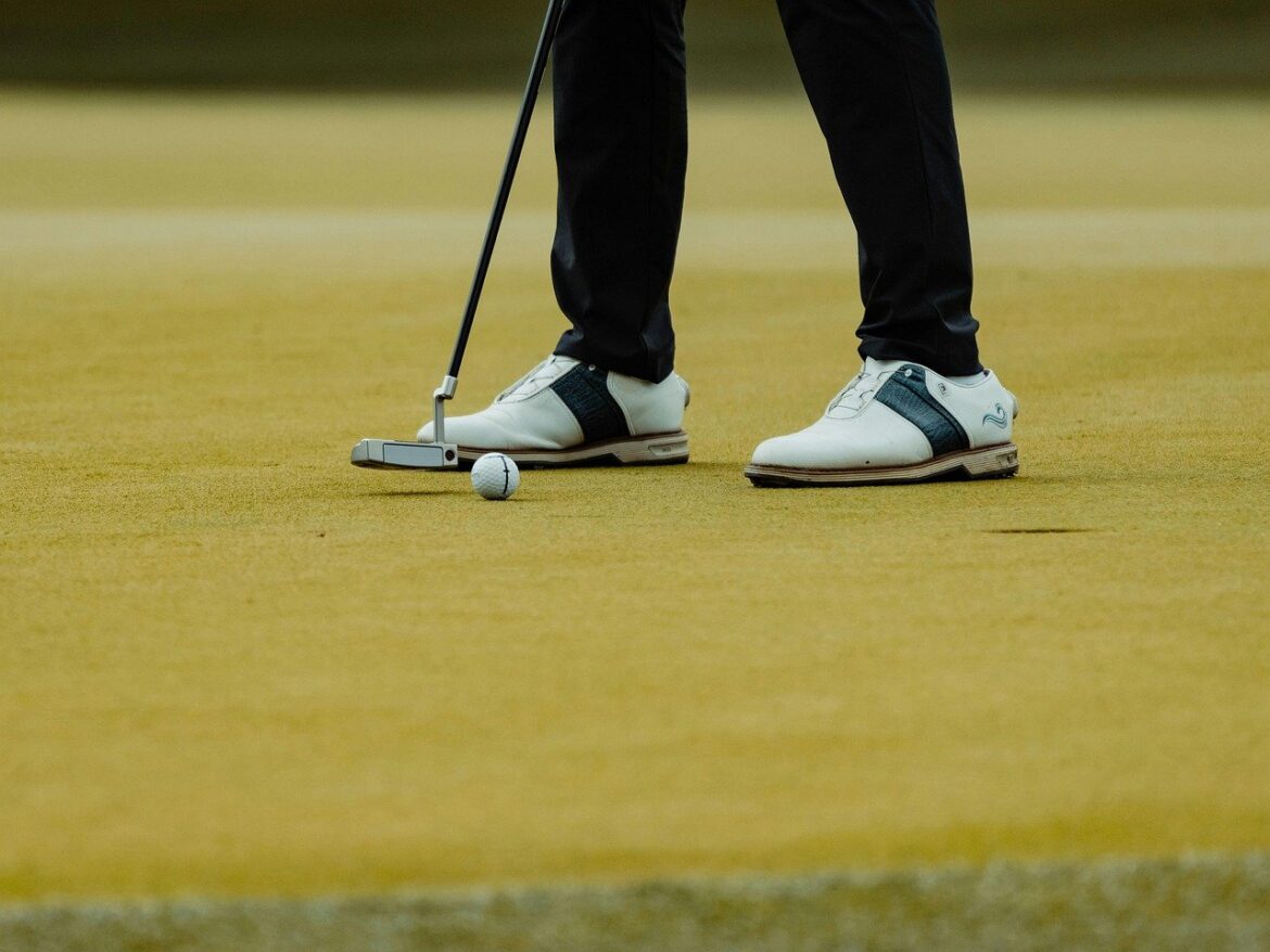 Mastering the Green: Essential Golf Putting Tips for Consistent Strokes
